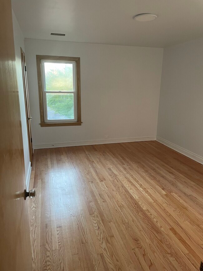 Bedroom 2 - 2200 N Leamington Ave