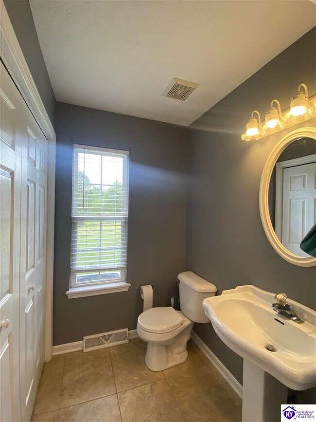 Building Photo - 21 Pintail Ct