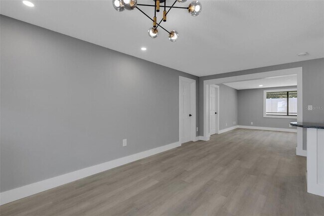 Building Photo - 4645 Hunter Ridge Dr