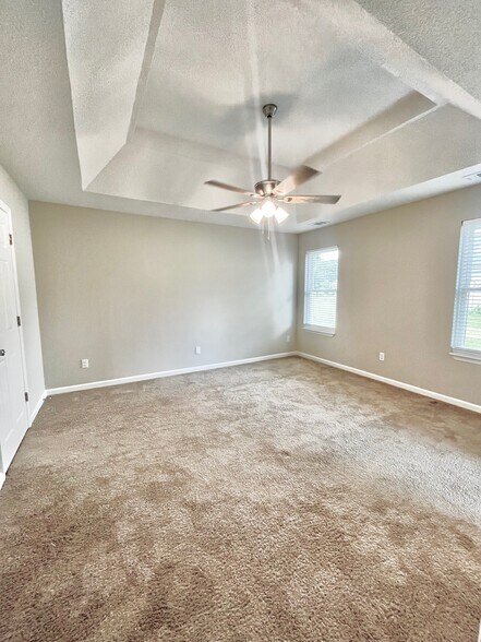 Building Photo - 705 Shannon Ridge Dr