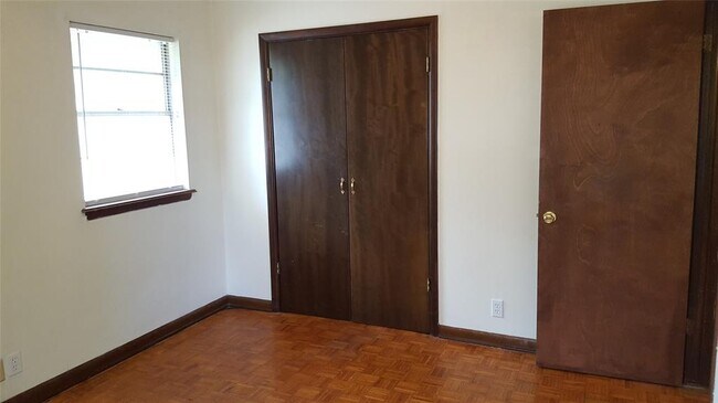 Building Photo - 1508 Southern Heights Ave