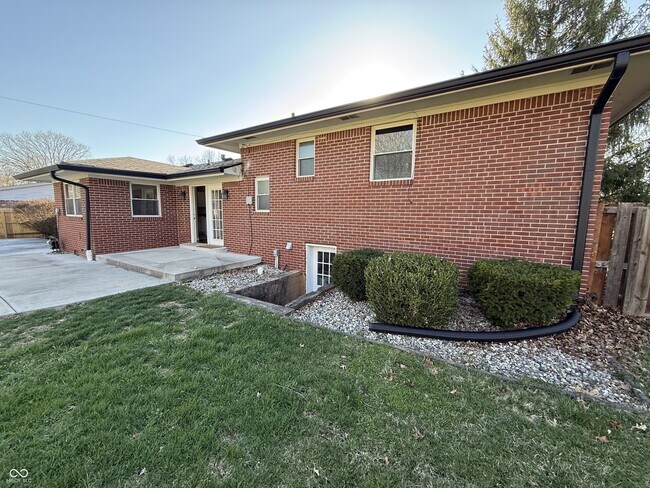 Building Photo - 209 Blairsden Ave