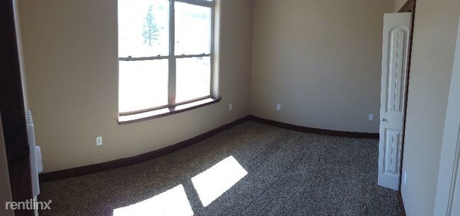 Building Photo - 2 br, 1 bath Condo - 2890 Overlook Blvd