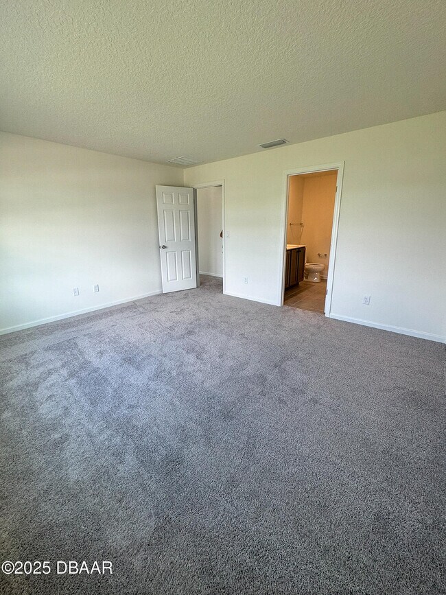 Building Photo - 55 Signet Cir