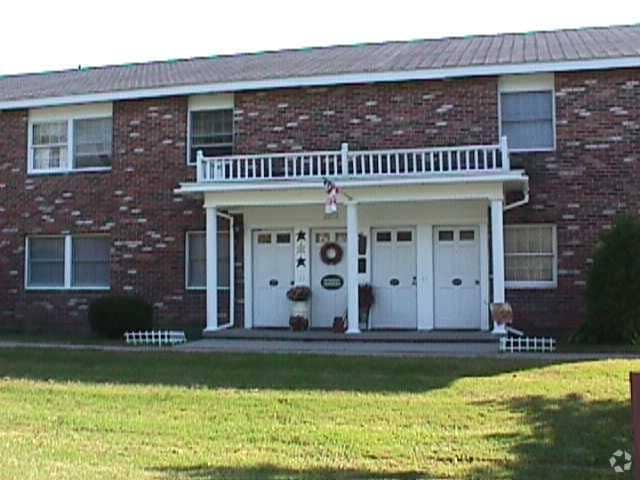 Building Photo - Colonial Manor Apartments