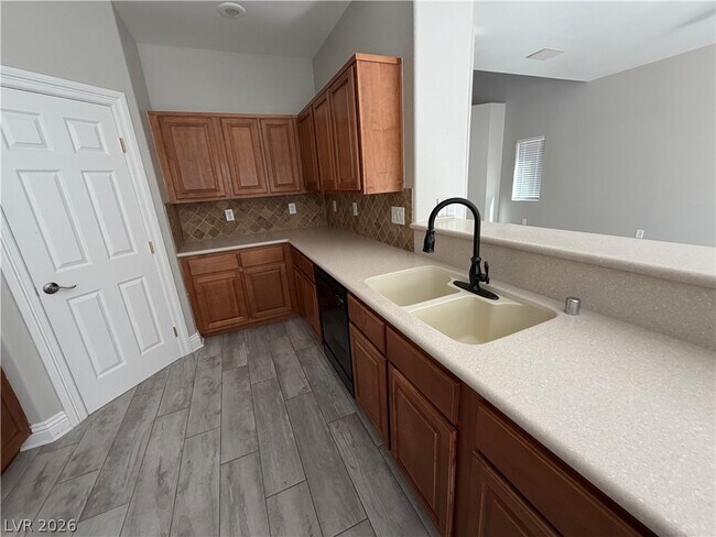 Building Photo - 9103 Harbor Wind Ave