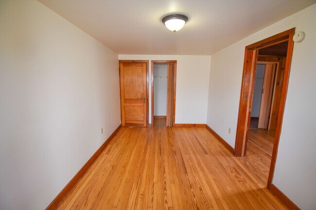 Building Photo - MT20