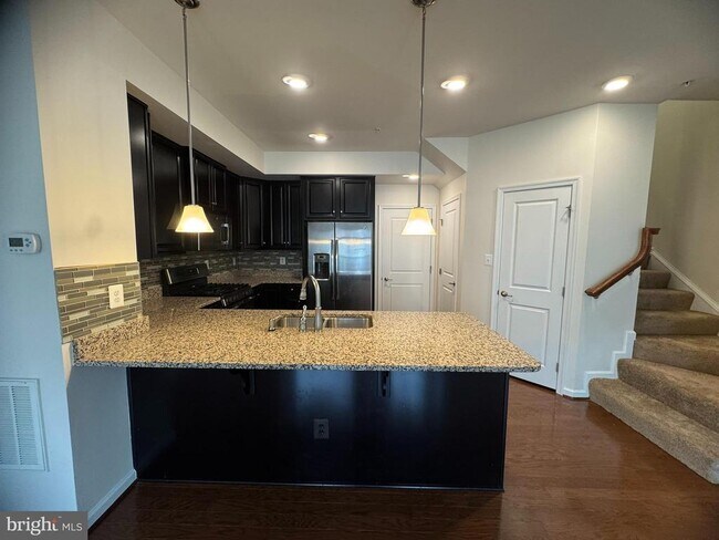 Building Photo - 6436 Walcott Ln