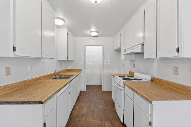 Building Photo - 7356 Kelley Dr