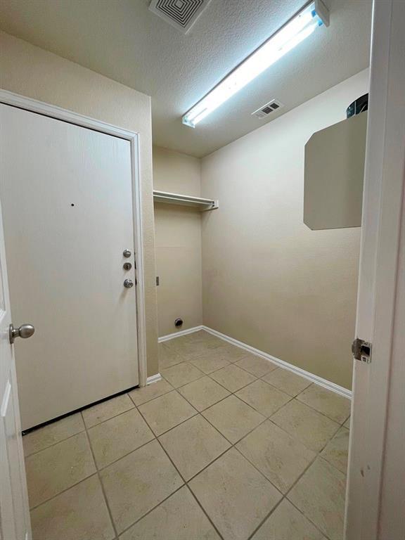 Building Photo - 376 Spruce Dr