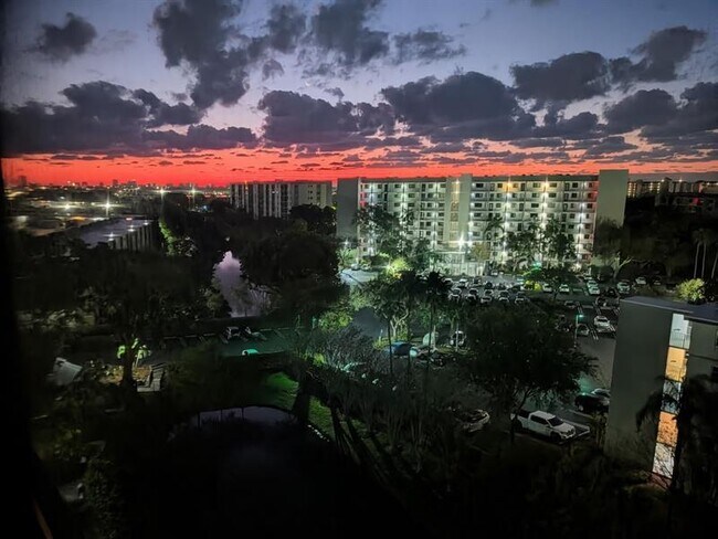 Building Photo - 2238 N Cypress Bend Dr