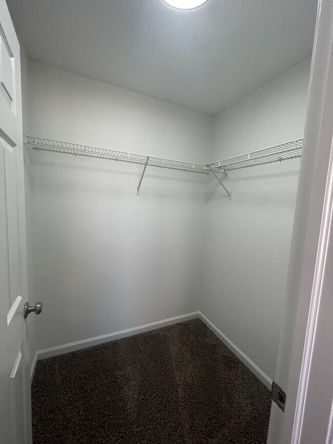 Building Photo - SUBLEASE - Three Bedroom Single Family Home with Fenced Backyard