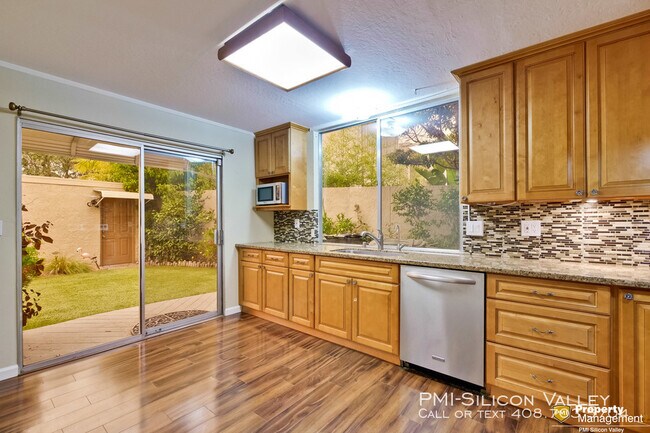 Building Photo - 520 S Cascade Terrace