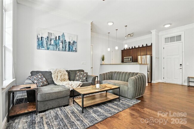 Building Photo - 301 E Tremont Ave