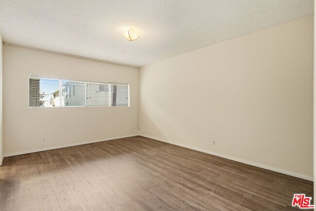 Building Photo - 1818 Pelham Ave