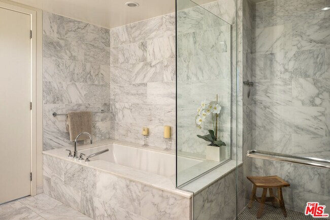 Building Photo - 1705 Ocean Ave