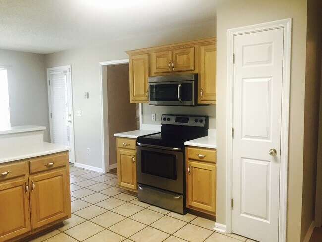 Building Photo - 1115 Montclair Dr