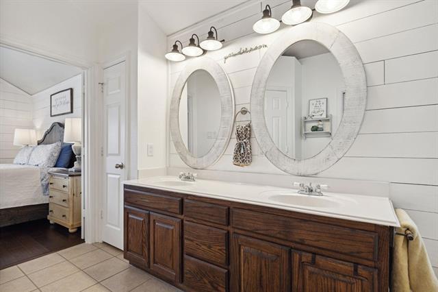 Building Photo - 525 Braewick Dr