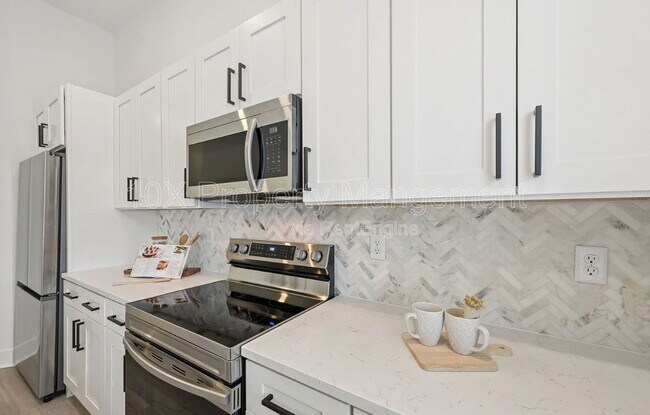 Building Photo - 92 E Innis Ave