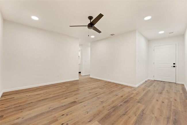 Building Photo - 317 Mill St