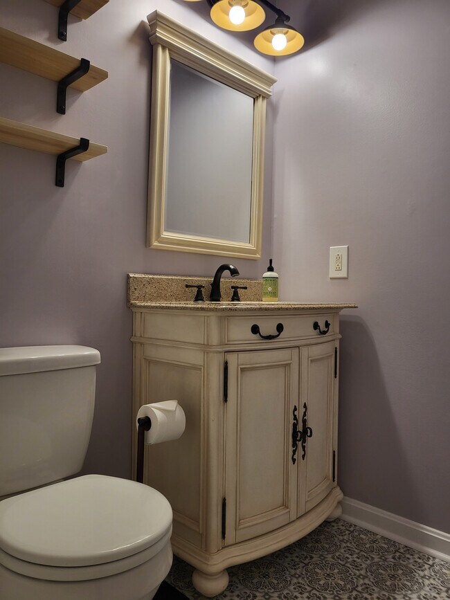 Building Photo - 104 Windsor Ct