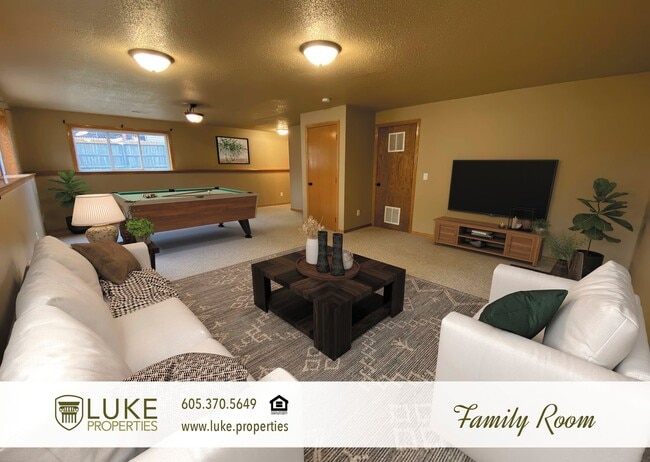 Building Photo - 2104 S Cambridge Ave