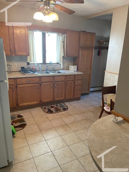 Building Photo - 176 Powder House Blvd