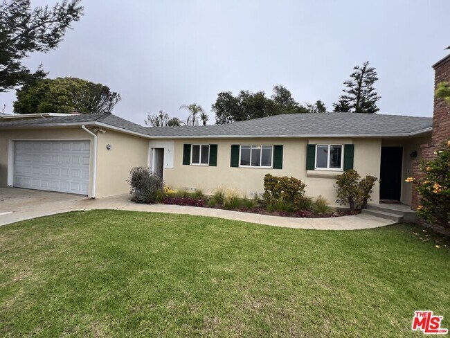 Building Photo - 214 Bellino Dr