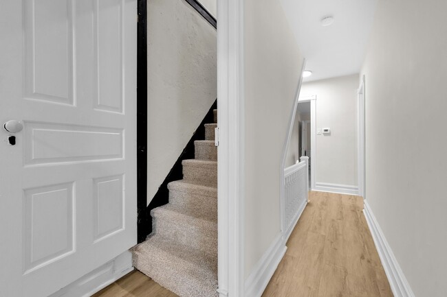 Building Photo - 109 N Sixth St