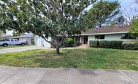 Building Photo - Spacious 3/2 Home Located in the Stanmar c...