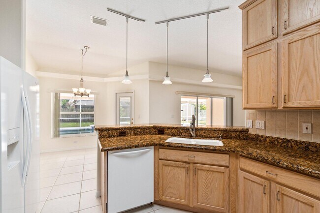 Building Photo - 2466 SE Renick Ave