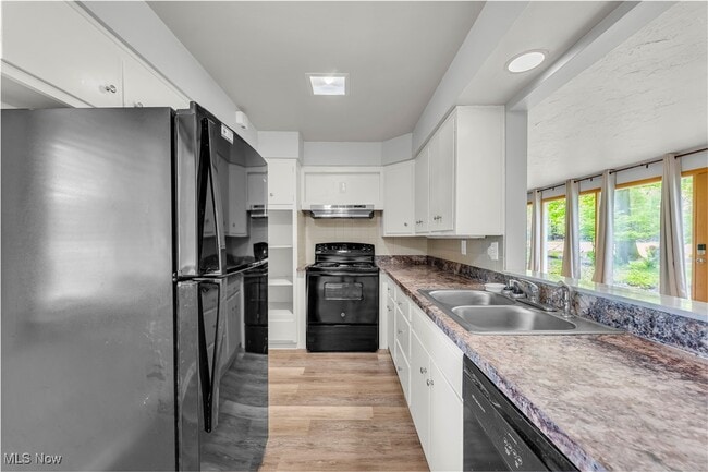 Building Photo - 6481 Glenwillow Dr