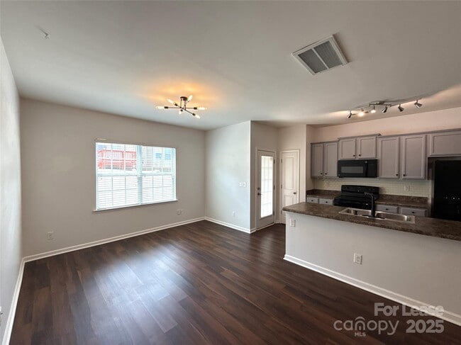 Building Photo - 7618 Galvin St