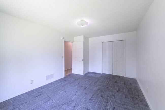Building Photo - 6124 73rd Ave N