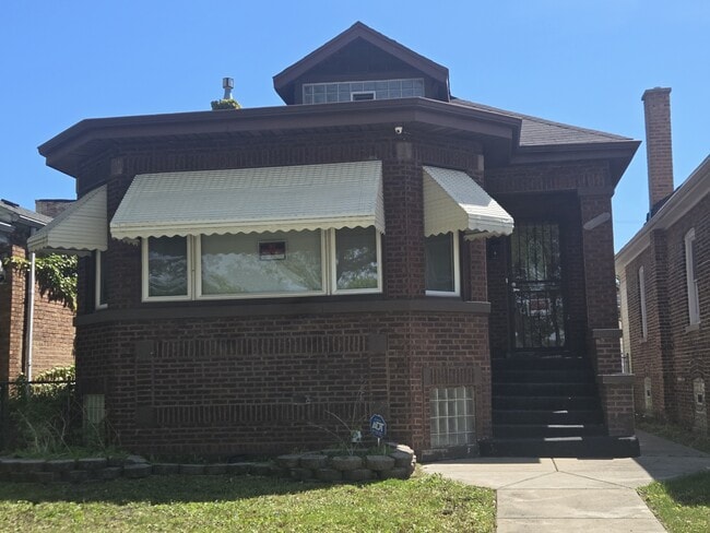 Building Photo - 7607 S Wolcott Ave