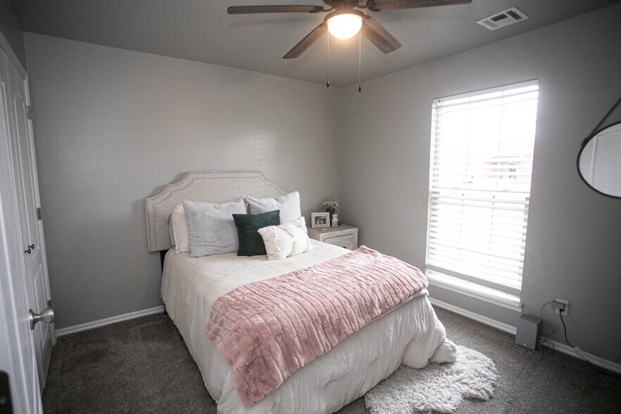 Building Photo - 4105 Notting Hill Dr