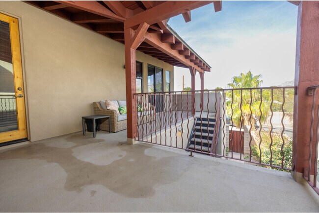 Building Photo - 123 E Castlefield Cir