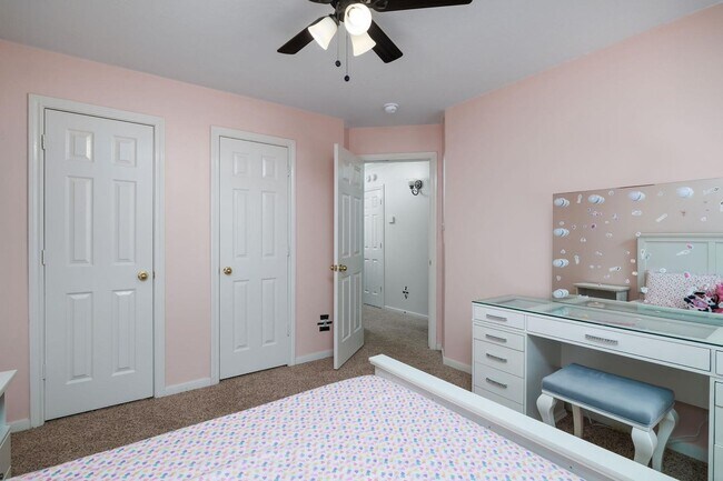 Building Photo - 19 Poplar Pine Ct