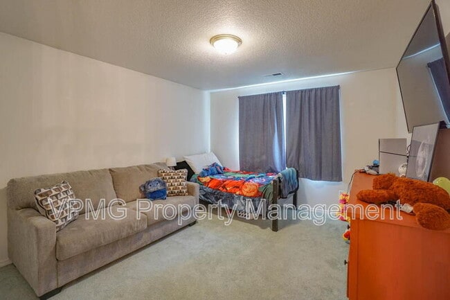 Building Photo - 911 NW 148th St