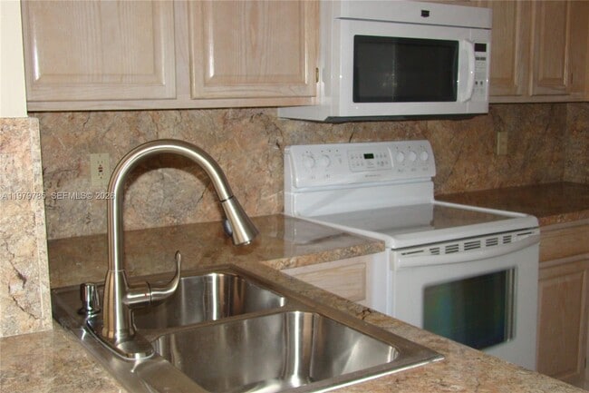 Building Photo - 2784 Oakleigh Ln