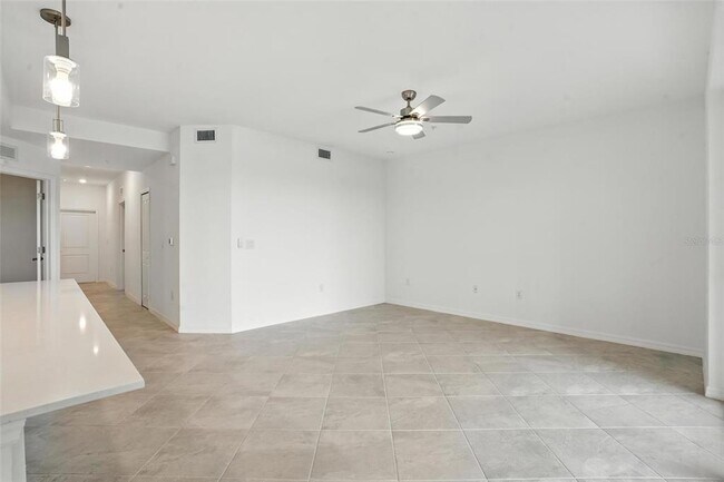 Building Photo - 14281 Heritage Landing Blvd