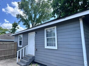 Building Photo - 8507 Lockwood Dr