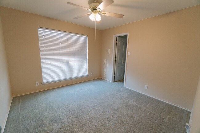 Building Photo - 10610 Tiger Way