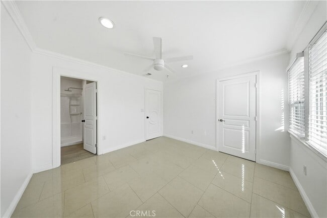 Building Photo - 6325 Marbrisa Ave