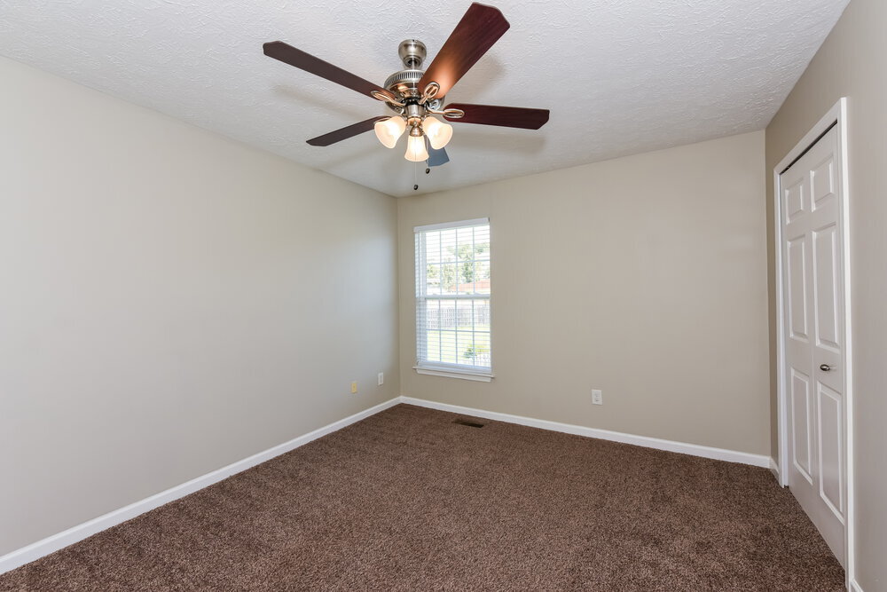 Building Photo - 1689 Comanche Run