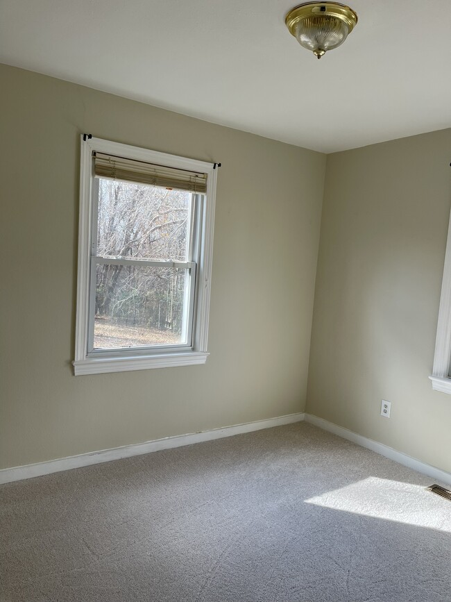 Building Photo - 8209 Comet Dr