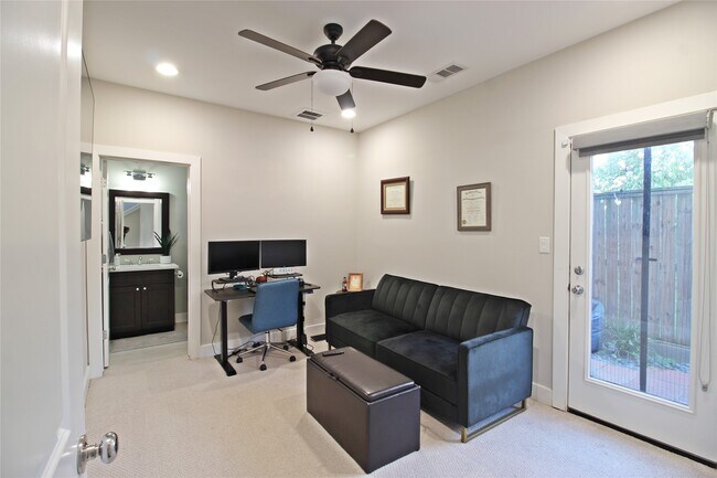 Building Photo - 959 St Augustine