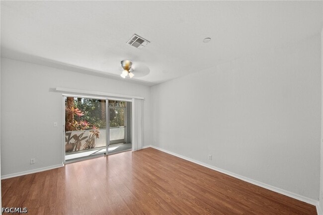 Building Photo - 8273 Pacific Beach Dr