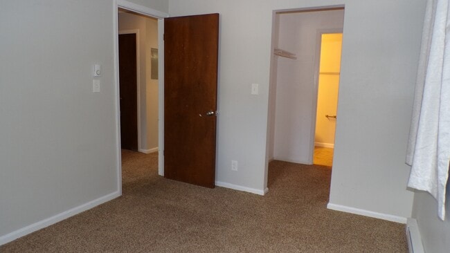 Building Photo - 998 W Beaver Creek Blvd