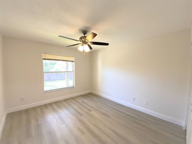 Building Photo - 776 Landover Cir